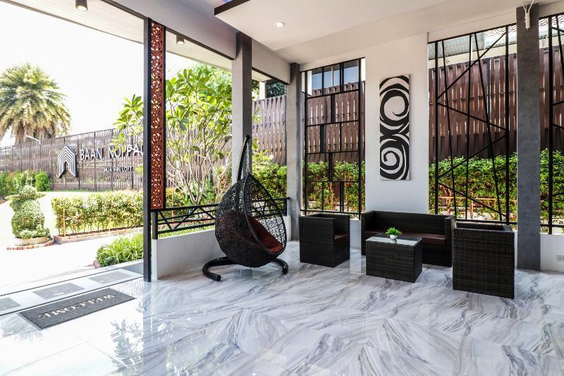 Готель Baan Noppadol Hua Hin Loft Екстер'єр фото
