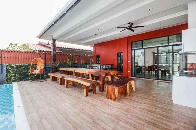 Готель Baan Noppadol Hua Hin Loft Екстер'єр фото
