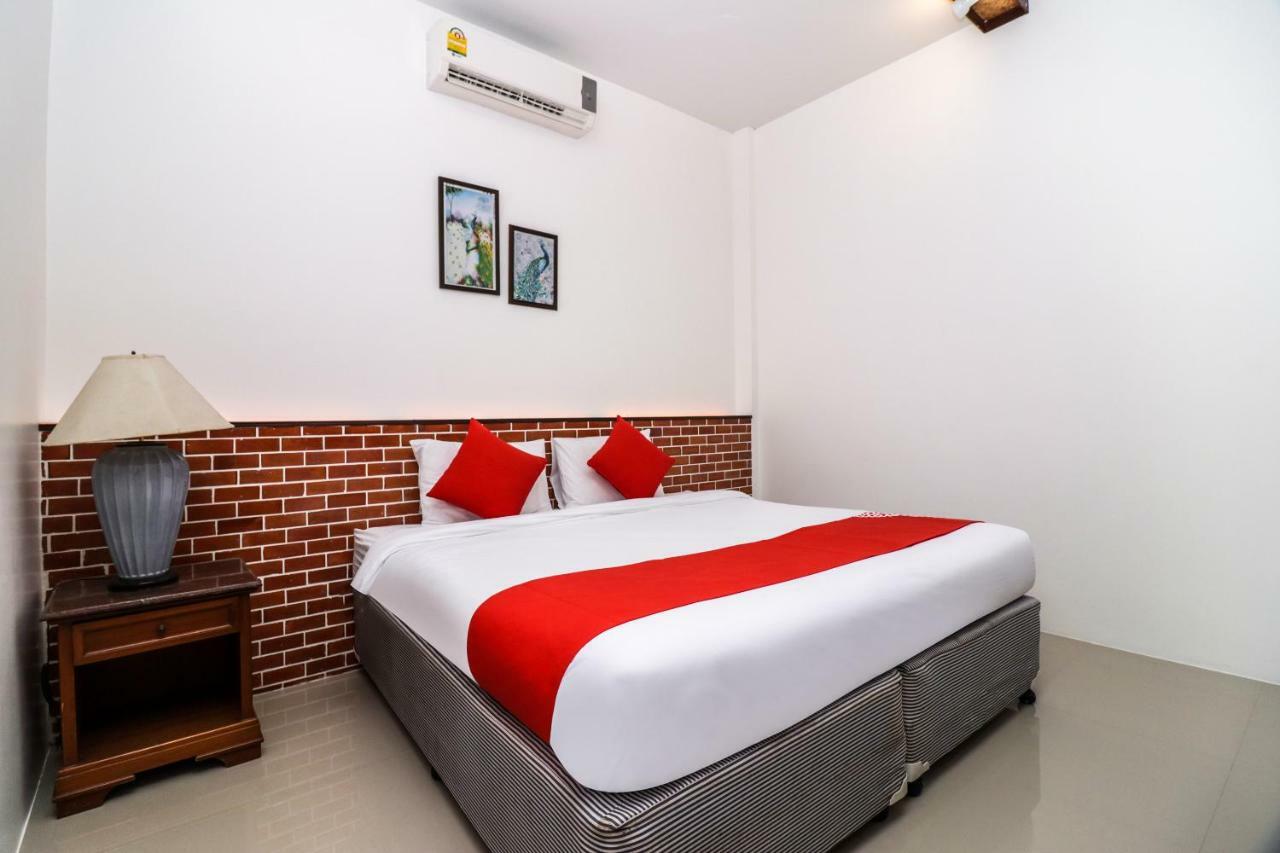 Готель Baan Noppadol Hua Hin Loft Екстер'єр фото