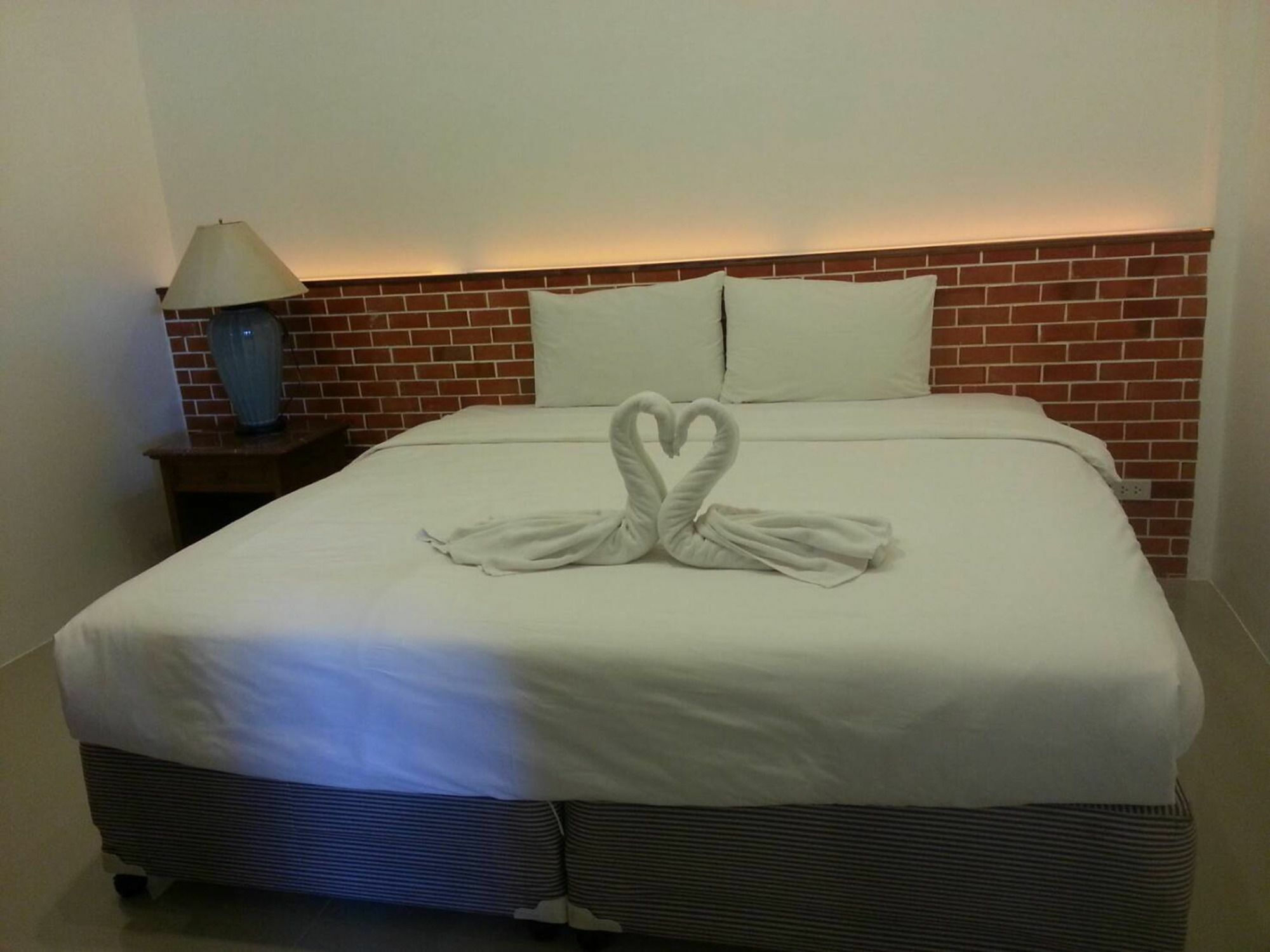 Готель Baan Noppadol Hua Hin Loft Екстер'єр фото