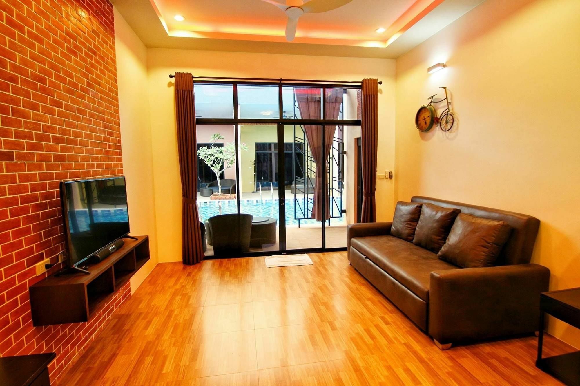 Готель Baan Noppadol Hua Hin Loft Екстер'єр фото